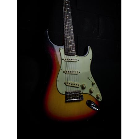 Guitarras Custom Shop  Fender 64 Strat  Journeyman Relic Rosewood Fingerboard, 3 Color Sunburs