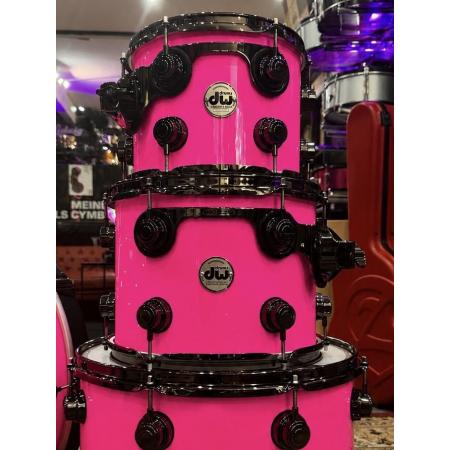 Batería Acústica DW COLLECTOR´S NEON HOT PINK 22-10-12-16 